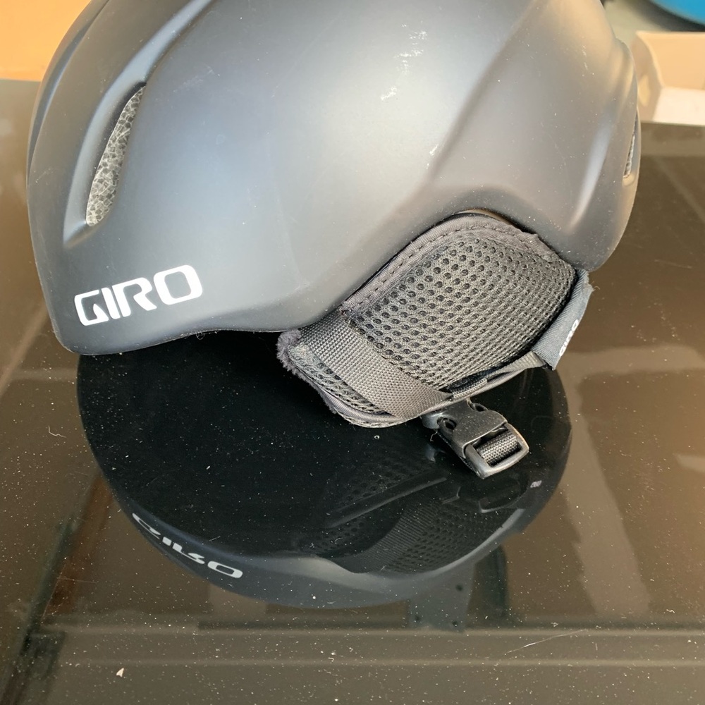 Kids Giro Black Low-Profile Ski/Snowboard Helmet